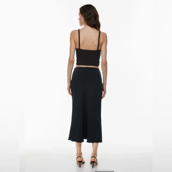 Aritzia Wilfred Evie Top Black V-neck crochet-knit sweater tank - Picture 6 of 13